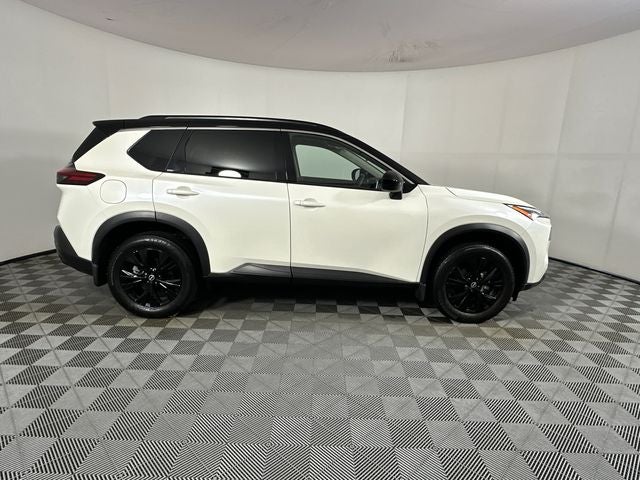 2023 Nissan Rogue SV Midnight Edition & Premium Package