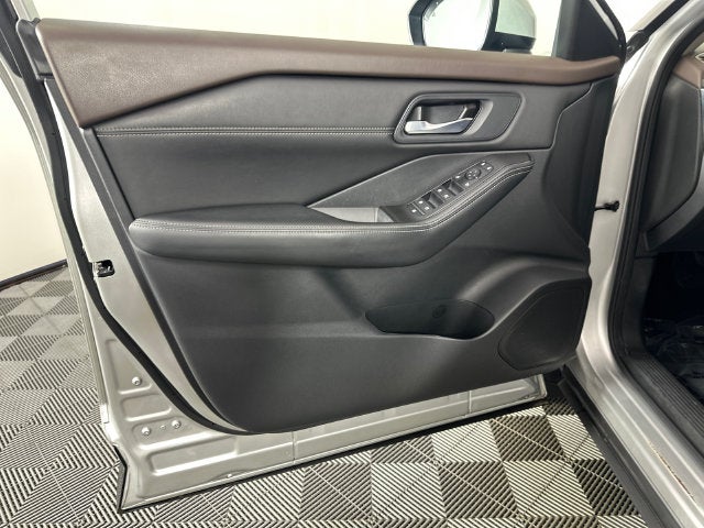 2023 Nissan Rogue SV Premium Package
