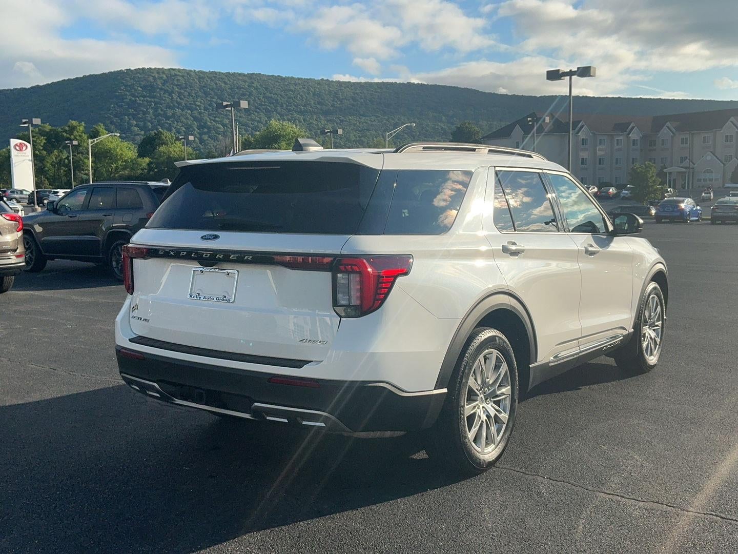 2025 Ford Explorer Active