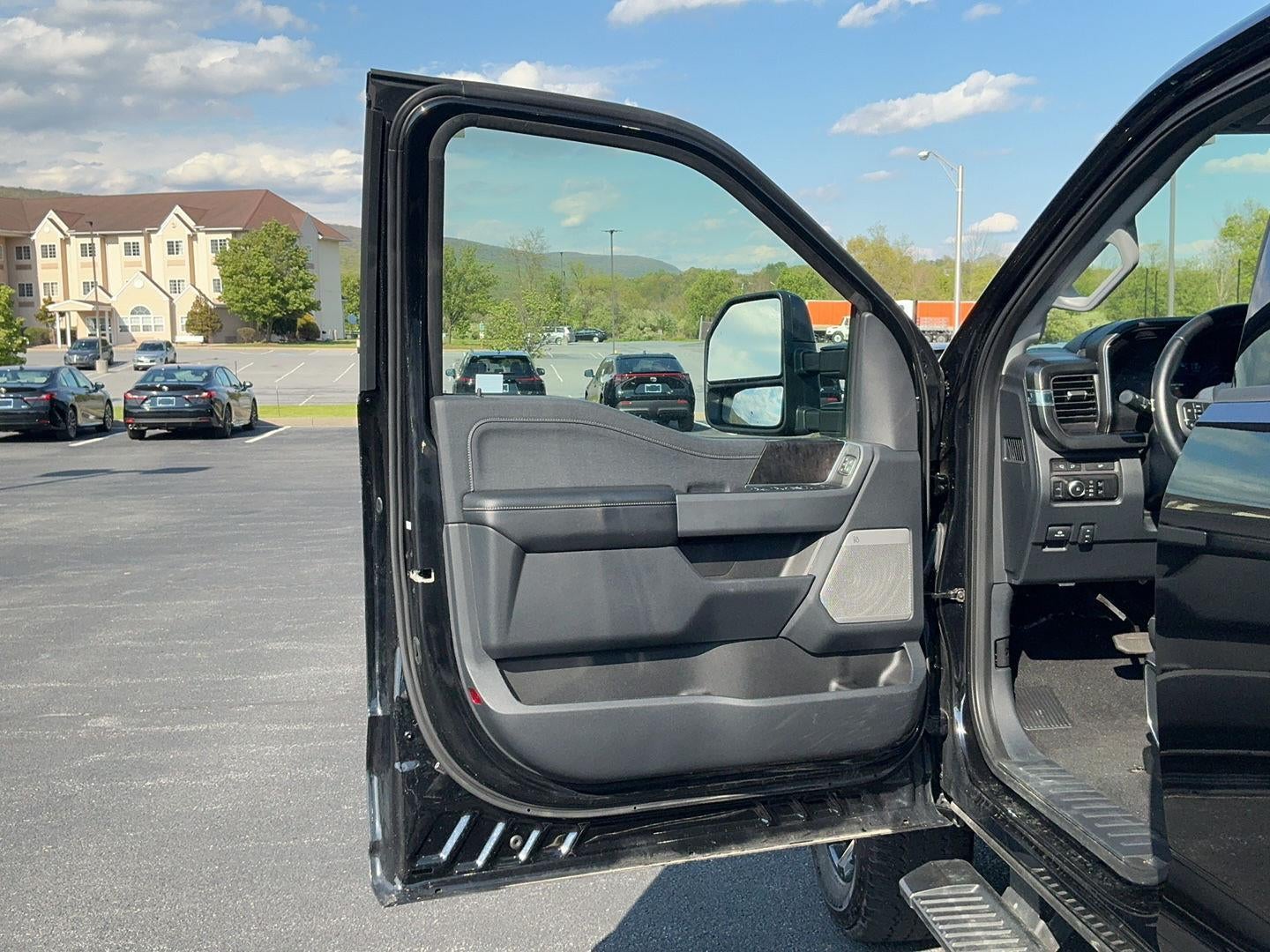 2024 Ford Super Duty F-250 Lariat