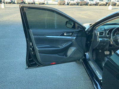 2018 Nissan Maxima SR