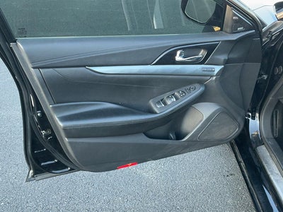 2018 Nissan Maxima SR