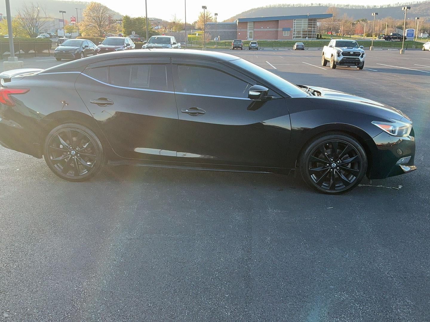 2018 Nissan Maxima SR