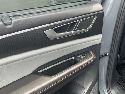 2024 Volkswagen Atlas 2.0T Peak Edition SE w/Technology