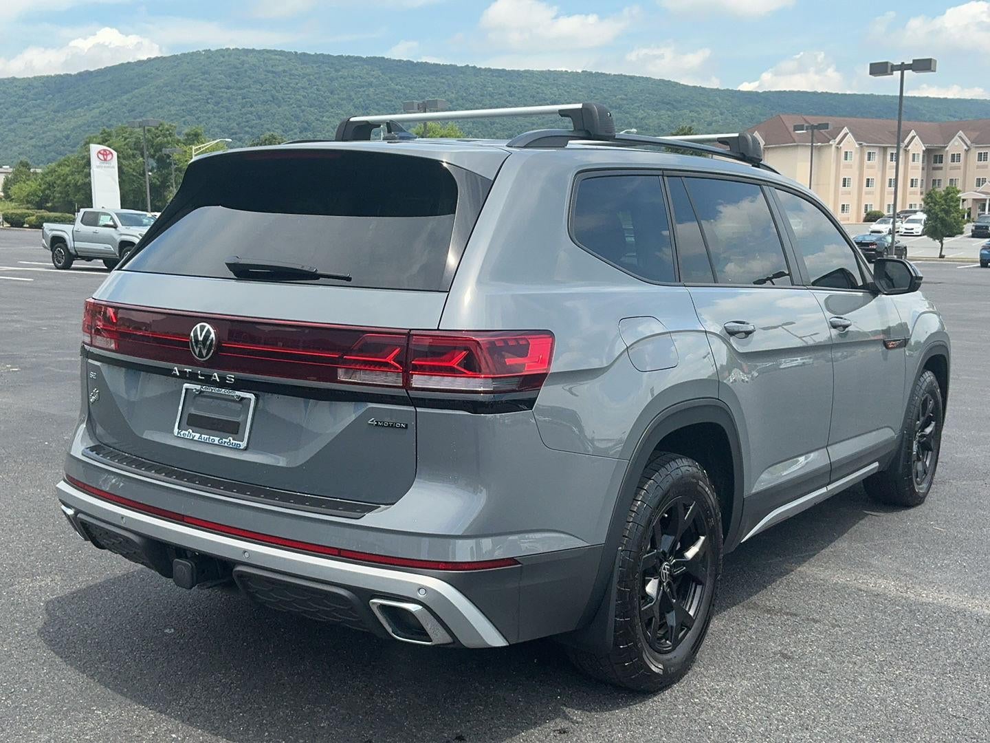 2024 Volkswagen Atlas 2.0T Peak Edition SE w/Technology