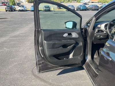2020 Chrysler Pacifica Touring