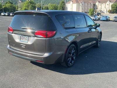 2020 Chrysler Pacifica Touring