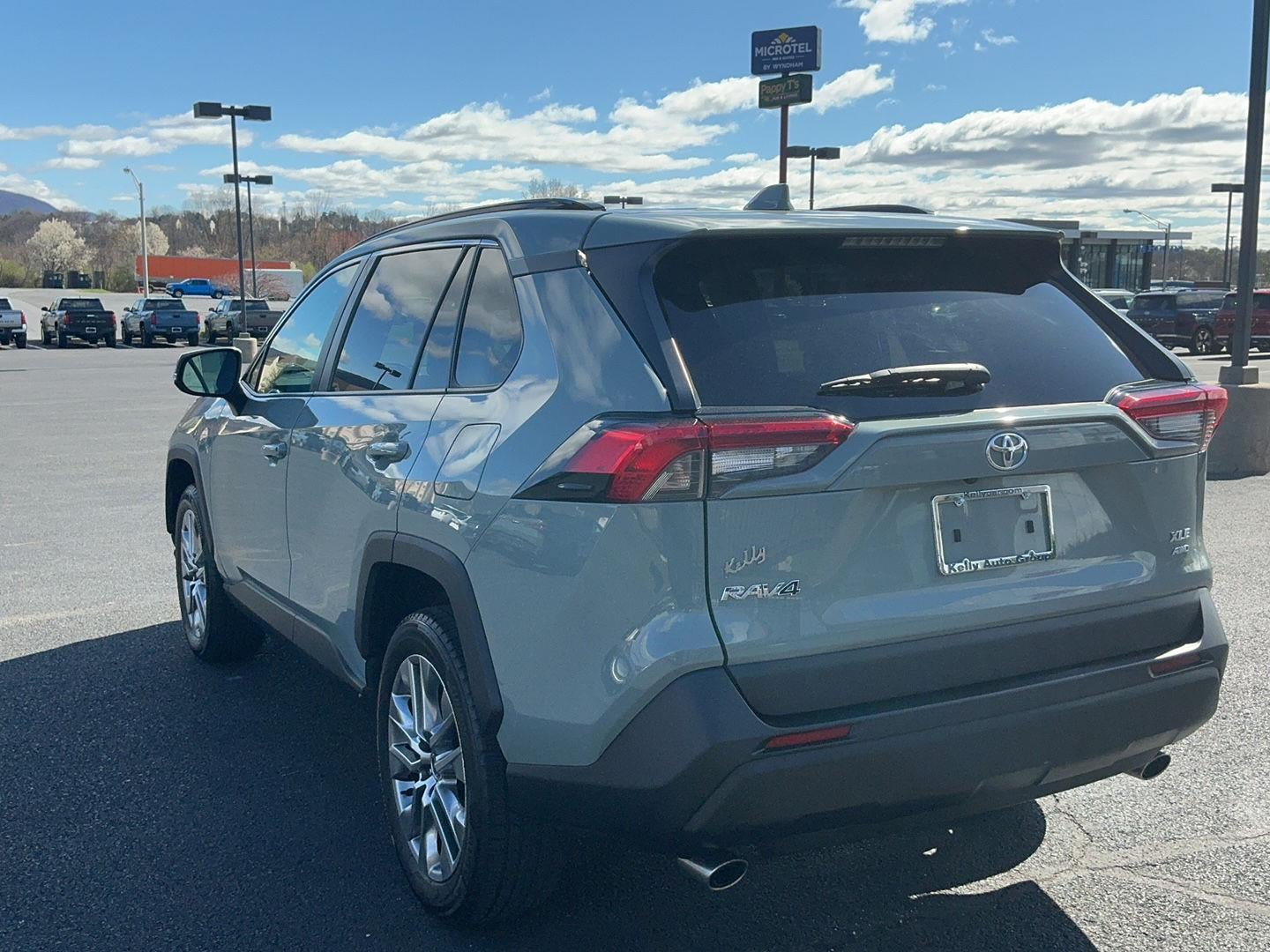 2022 Toyota RAV4 XLE Premium