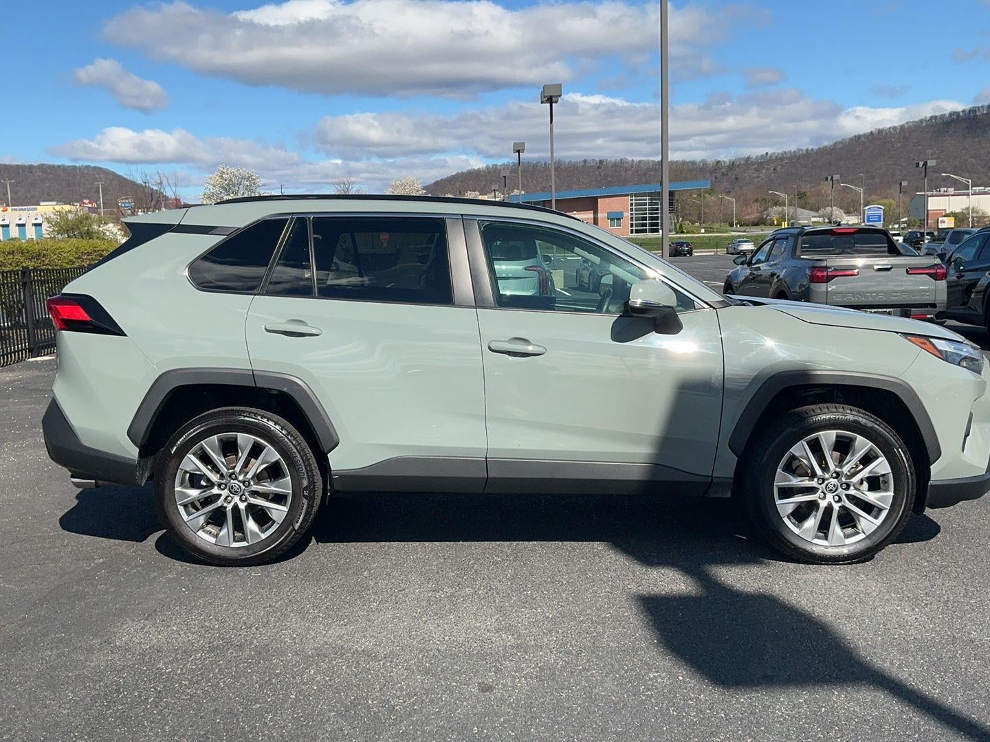 2022 Toyota RAV4 XLE Premium