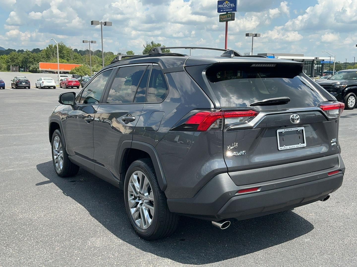 2023 Toyota RAV4 XLE Premium