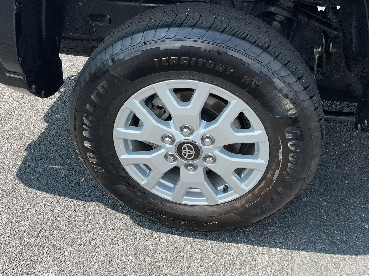 2025 Toyota Tacoma SR5
