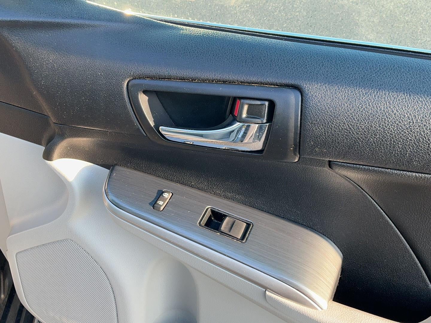 2014 Toyota Camry Hybrid LE