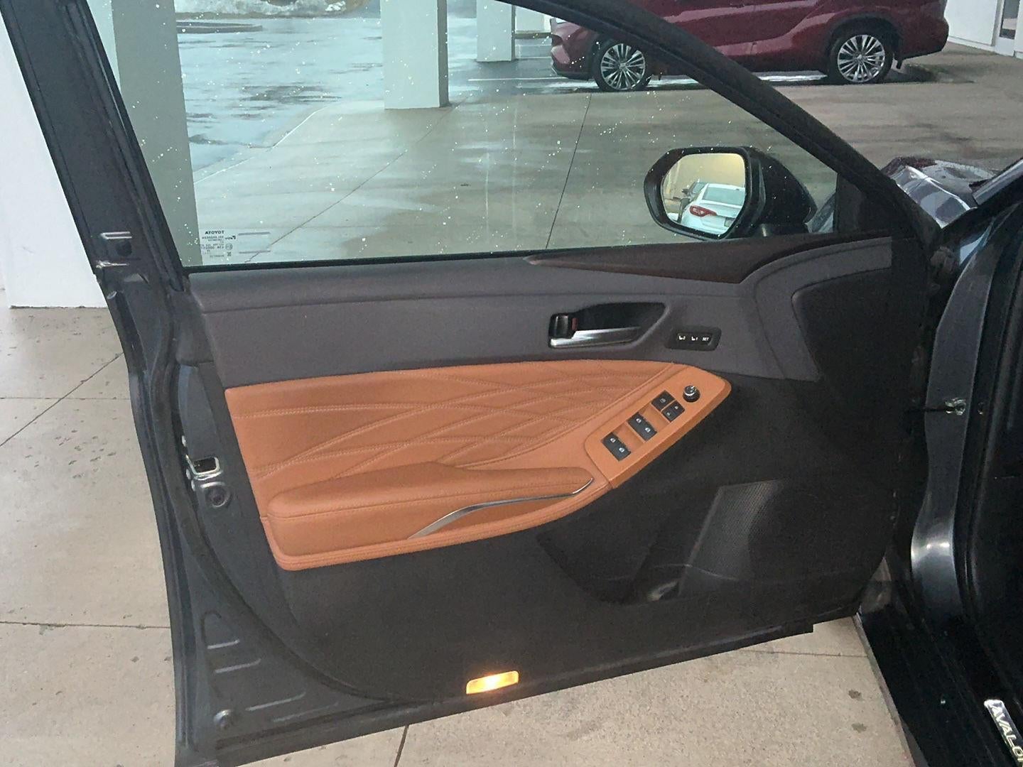 2020 Toyota Avalon Hybrid Limited