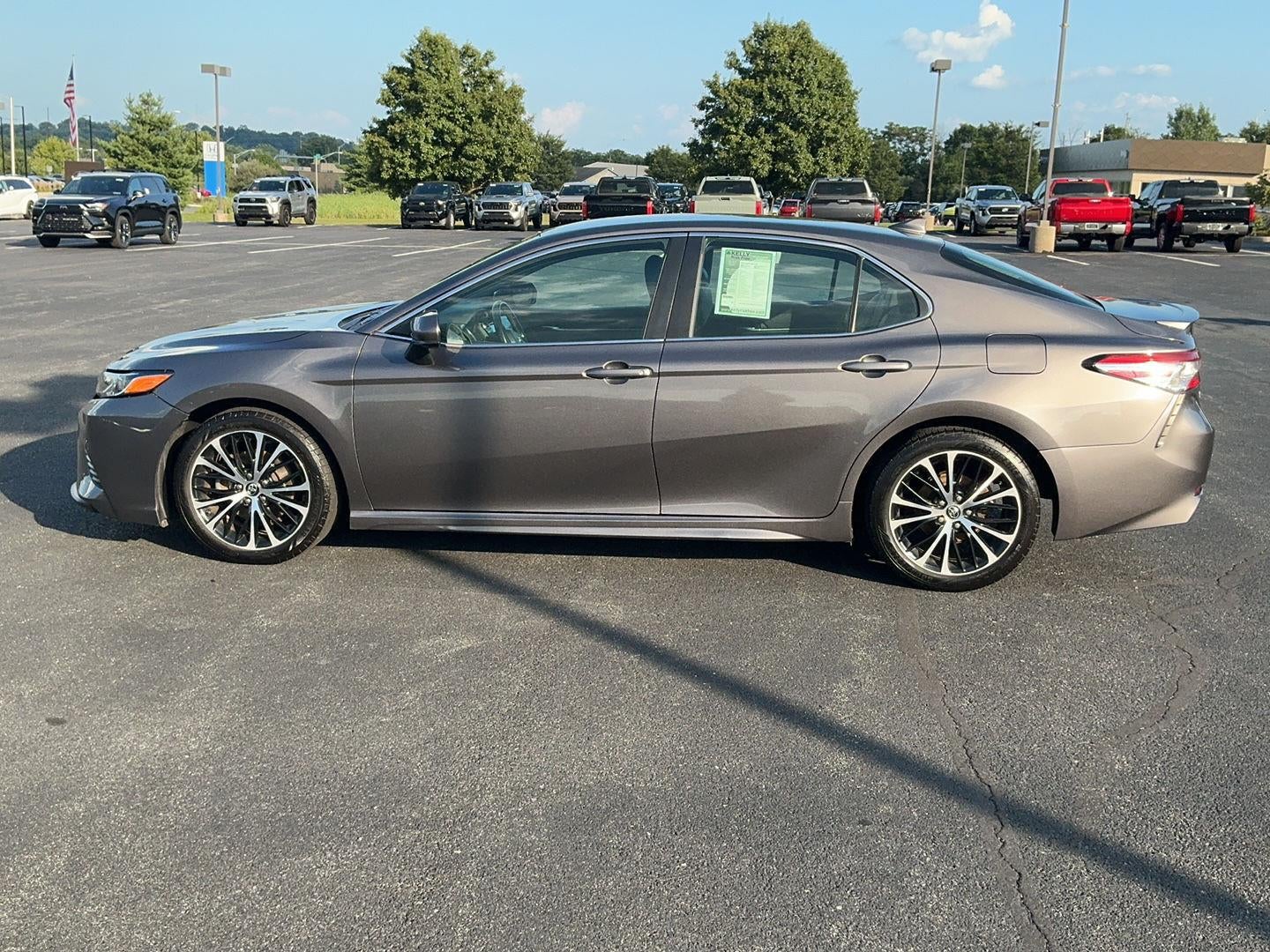2020 Toyota Camry SE