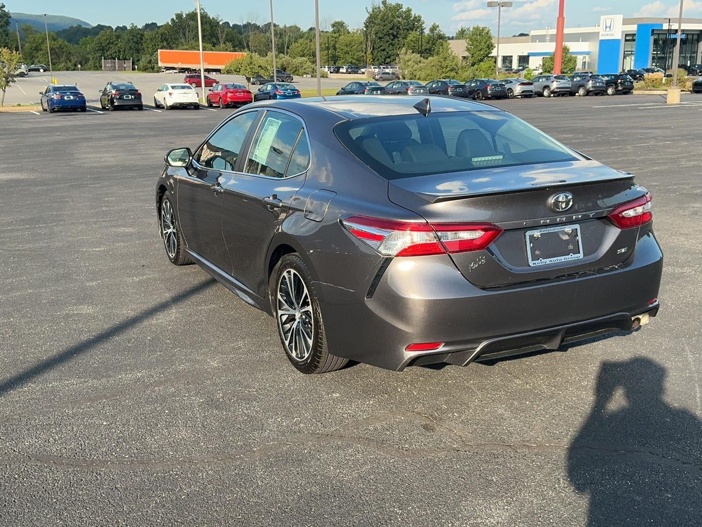 2020 Toyota Camry SE