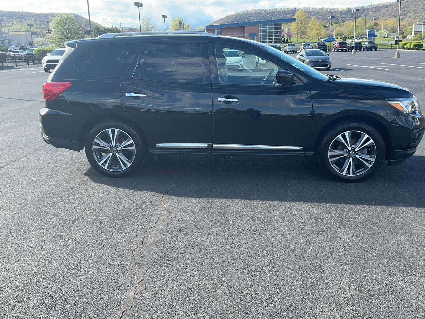 2019 Nissan Pathfinder Platinum
