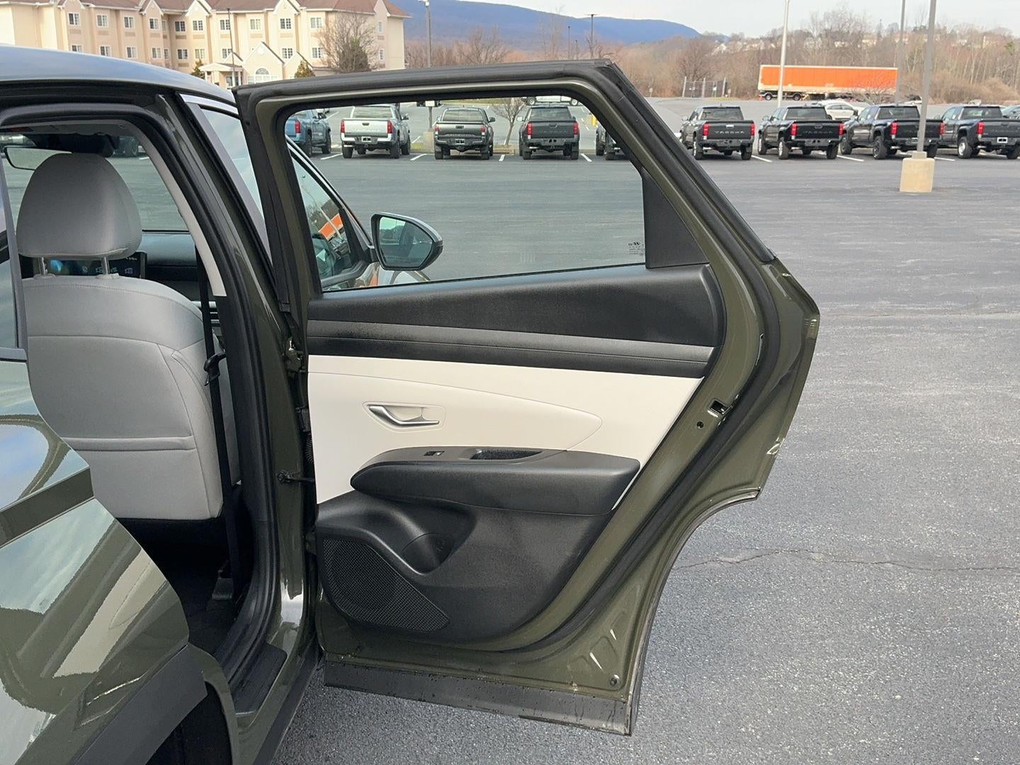 2025 Hyundai TUCSON SE