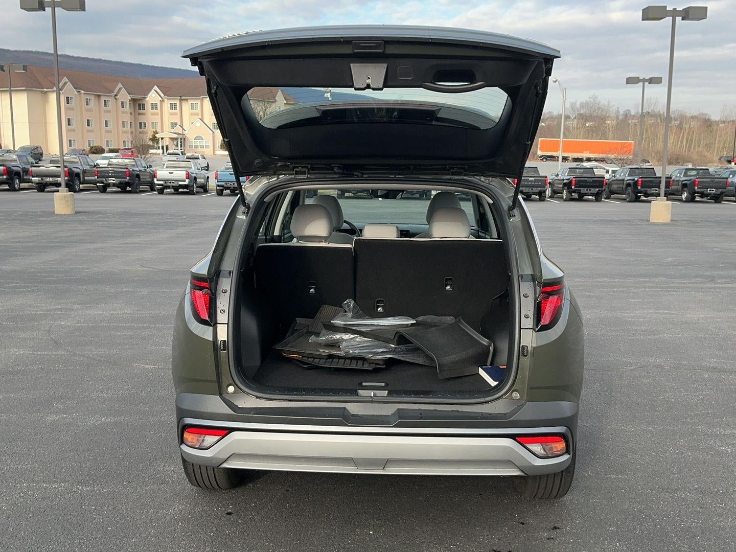 2025 Hyundai TUCSON SE