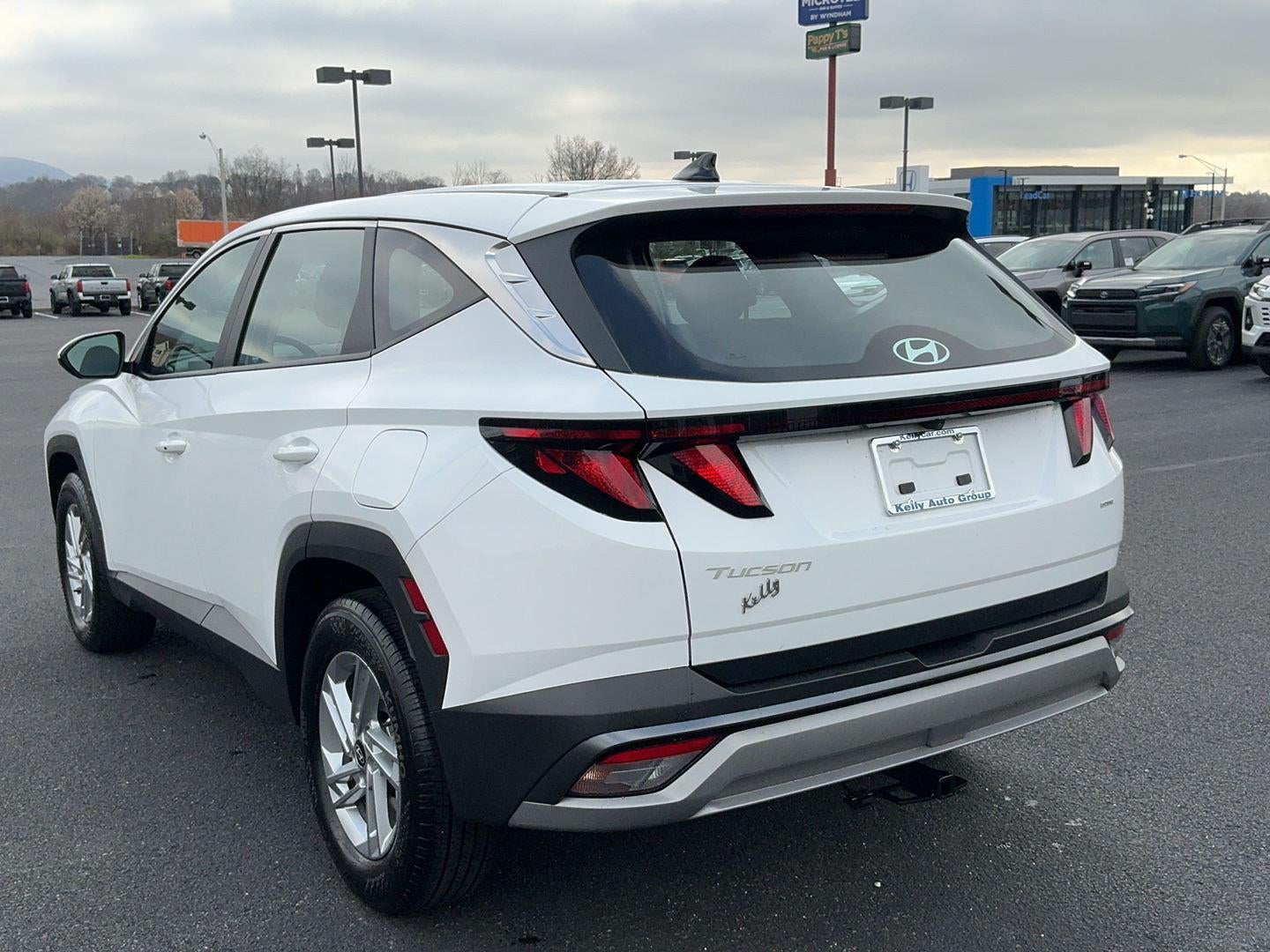 2025 Hyundai TUCSON SE