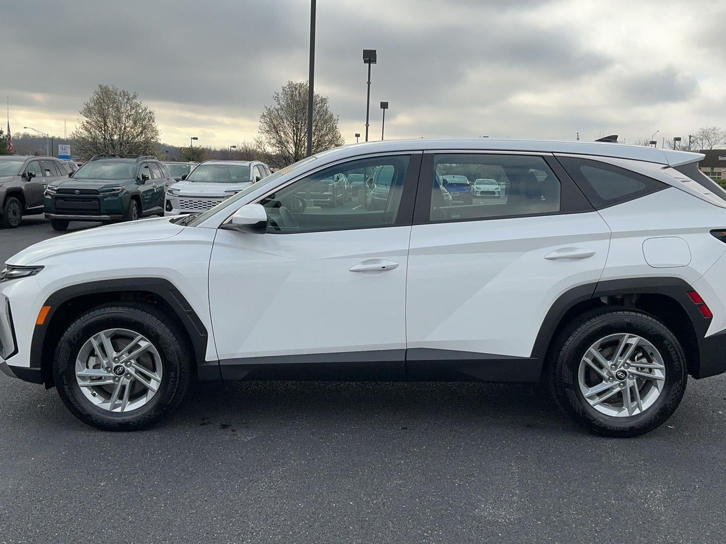 2025 Hyundai TUCSON SE