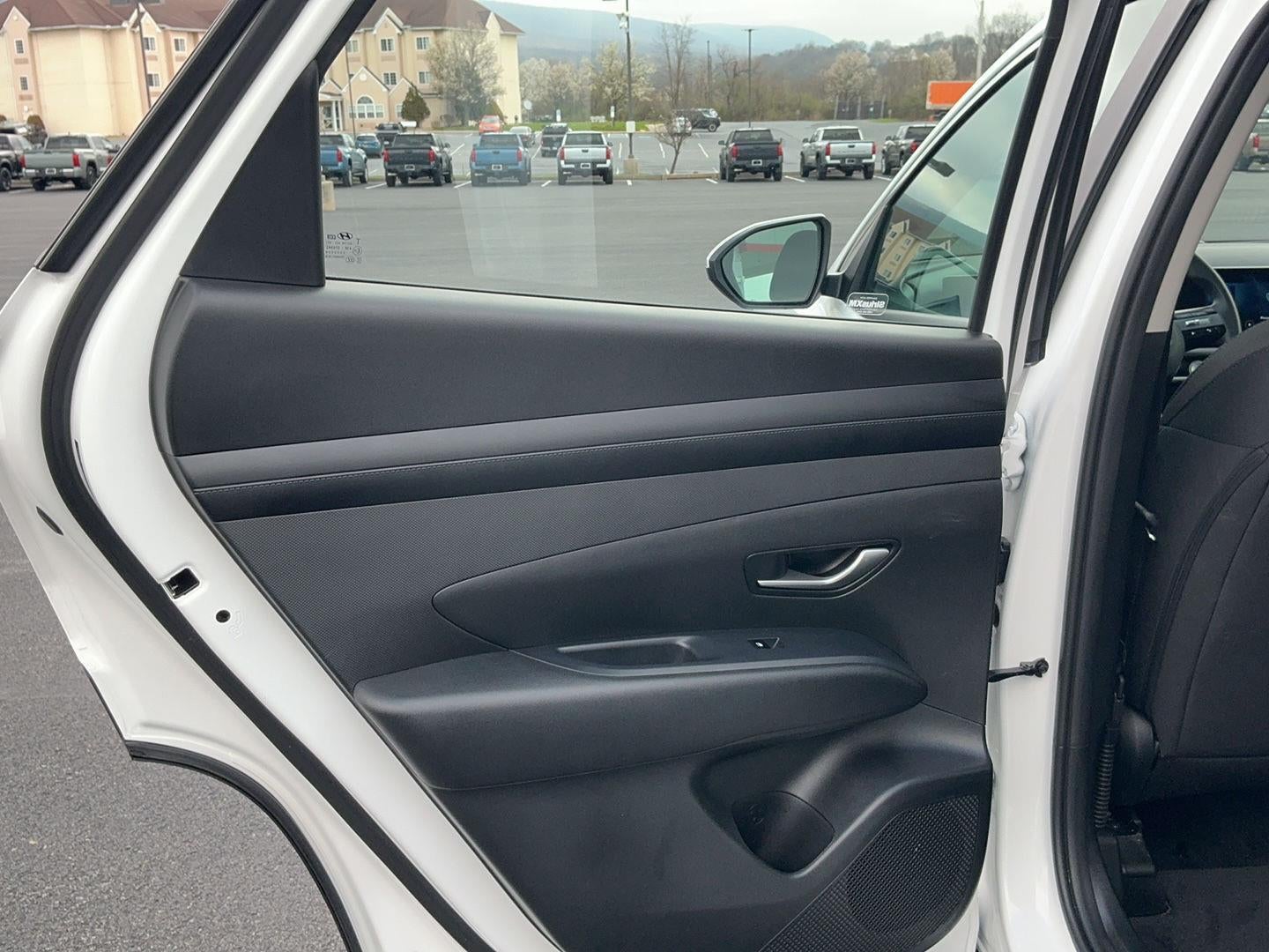 2025 Hyundai TUCSON SE