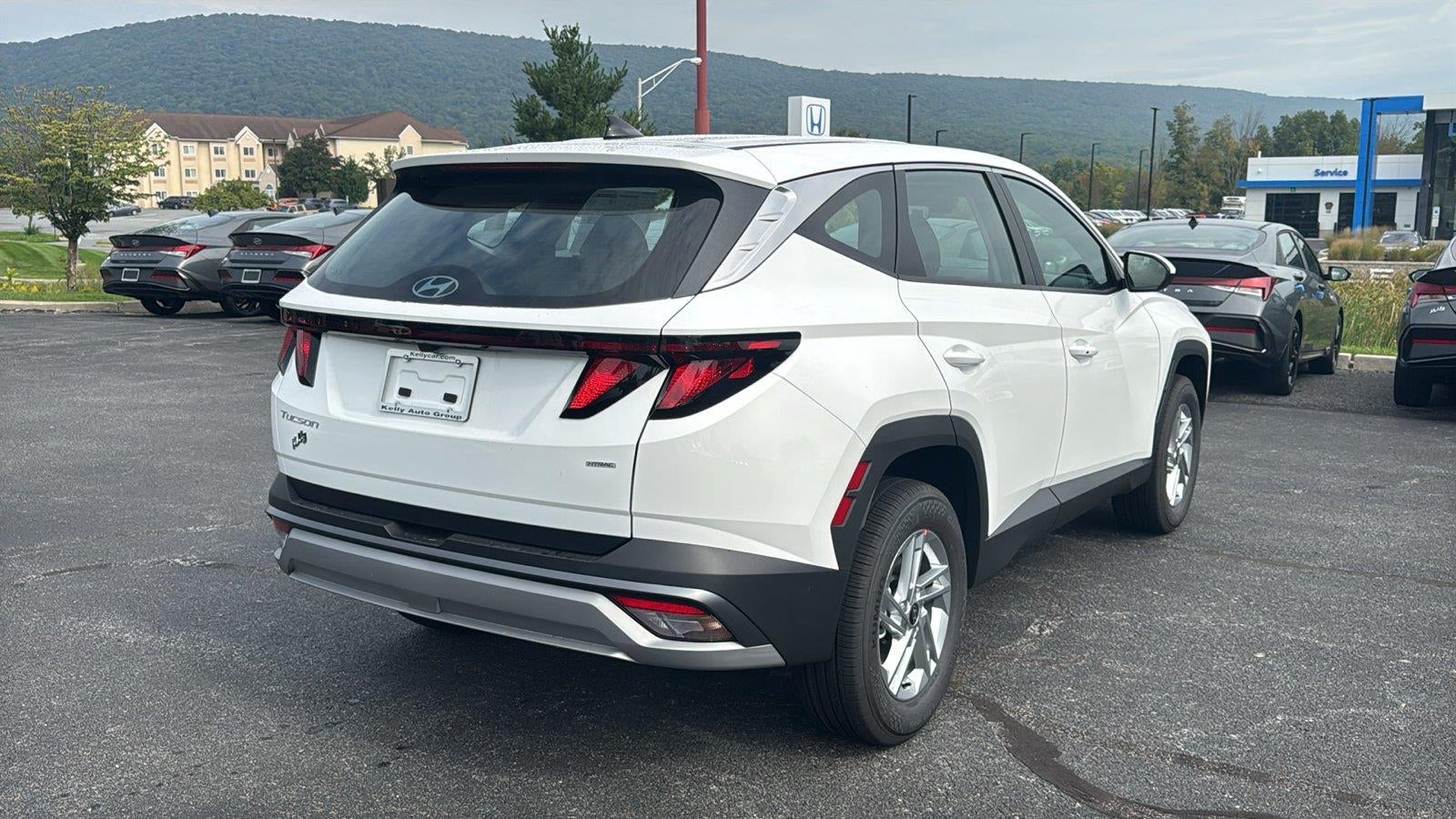 2026 Hyundai TUCSON SE