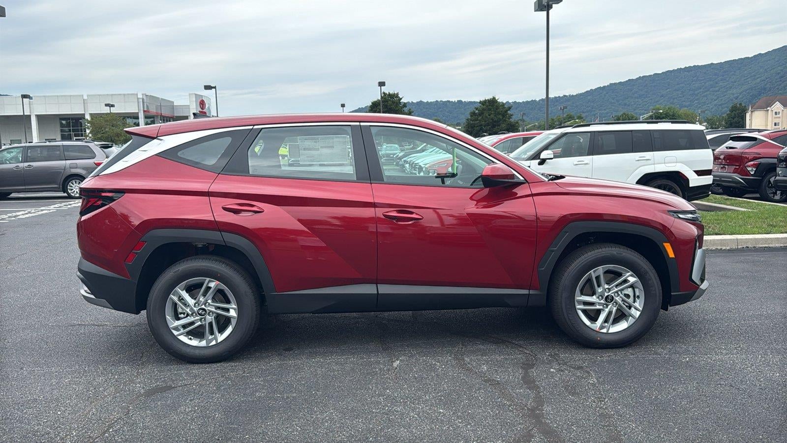 2026 Hyundai TUCSON SE