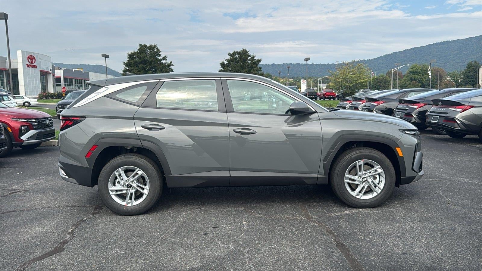 2026 Hyundai TUCSON SE