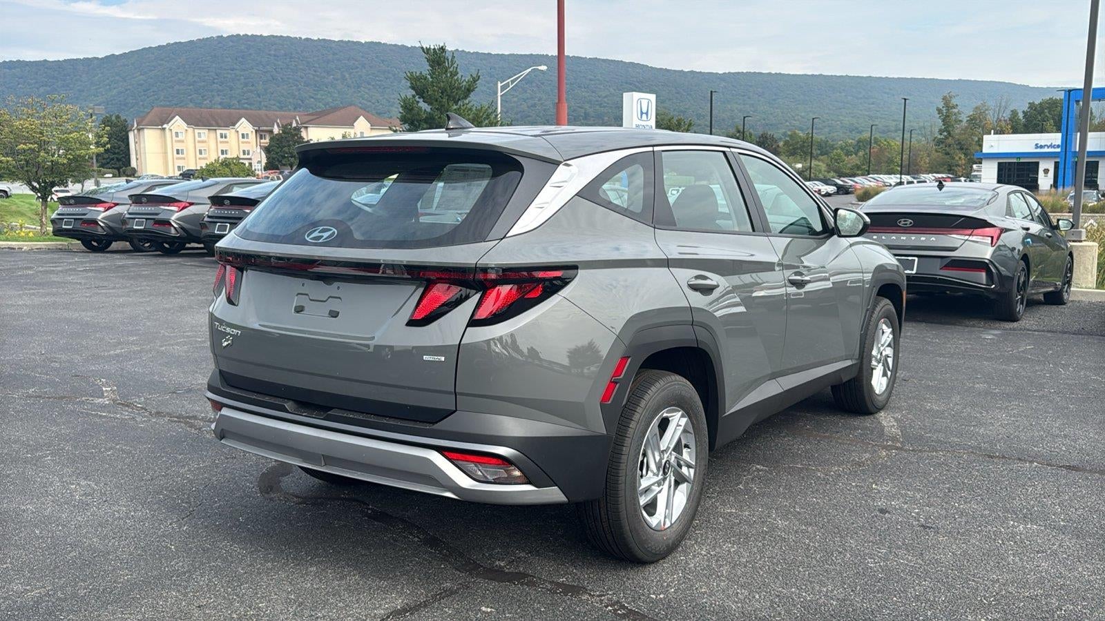 2026 Hyundai TUCSON SE