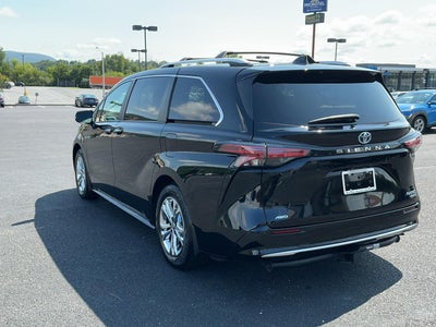 2023 Toyota Sienna Platinum 7-Passenger