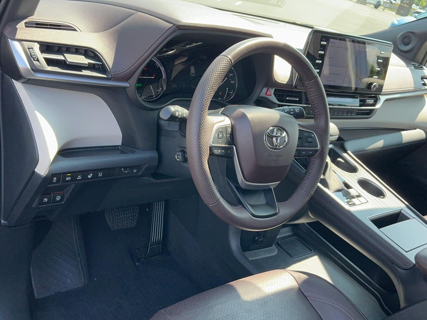 2023 Toyota Sienna Platinum 7-Passenger