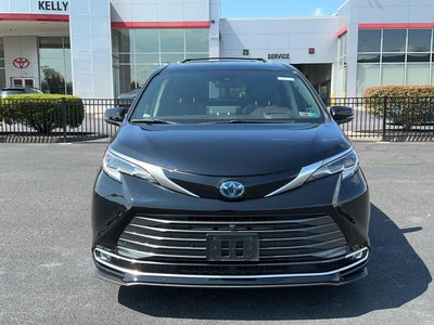 2023 Toyota Sienna Platinum 7-Passenger