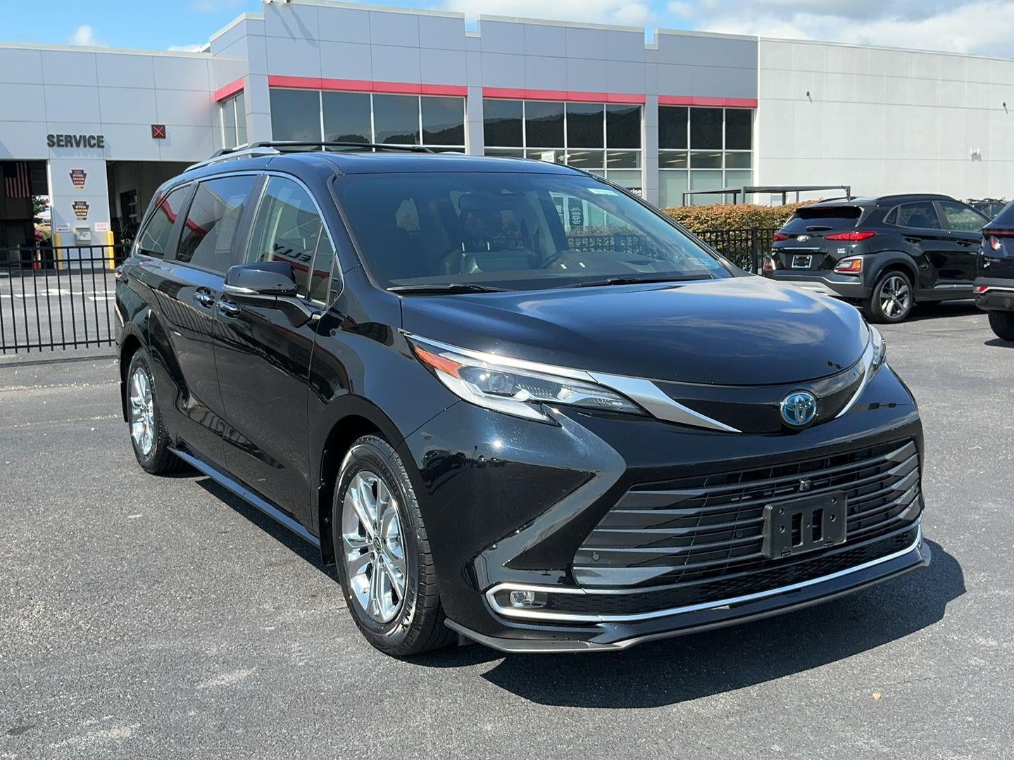 2023 Toyota Sienna Platinum 7-Passenger