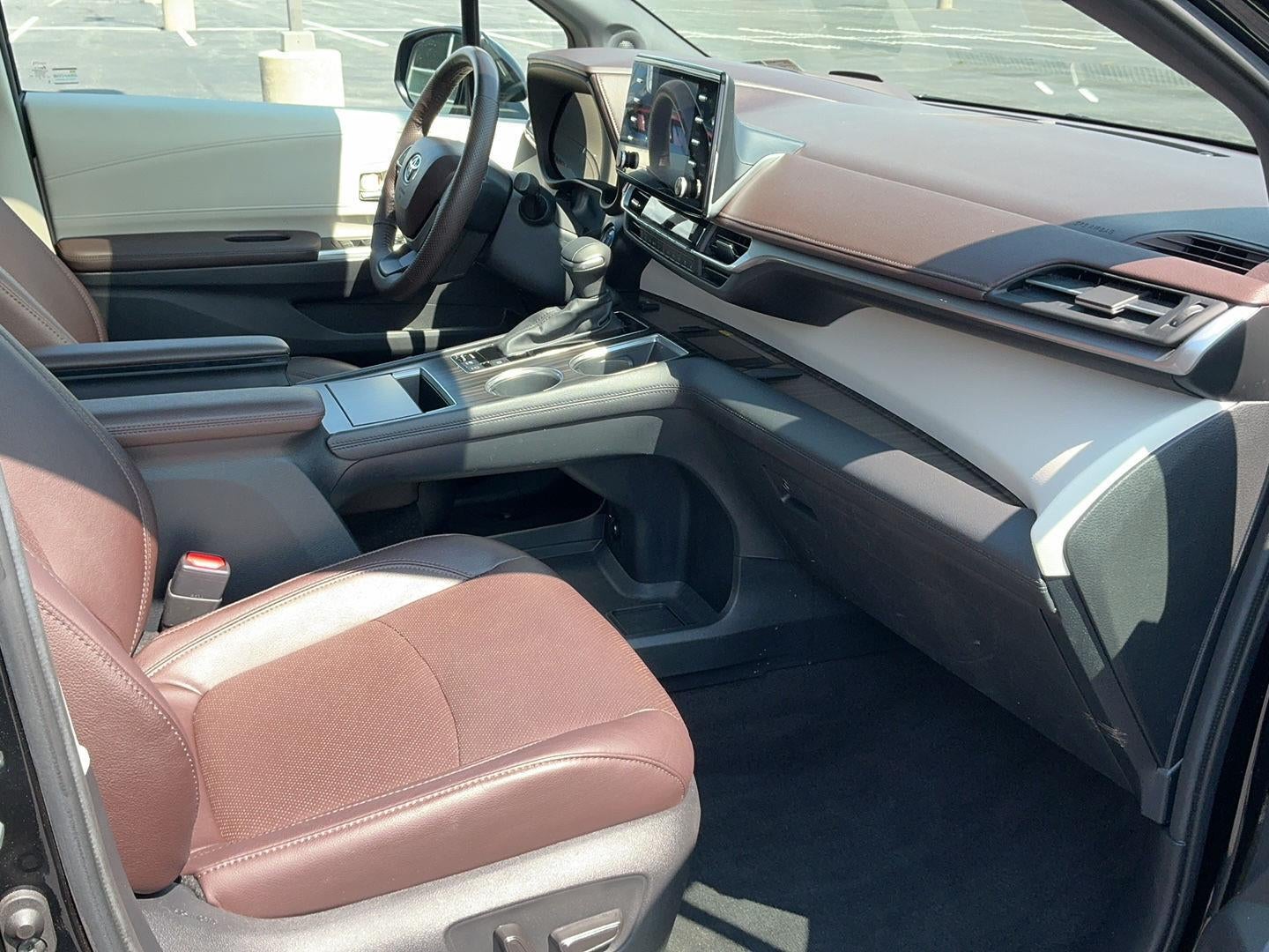 2023 Toyota Sienna Platinum 7-Passenger