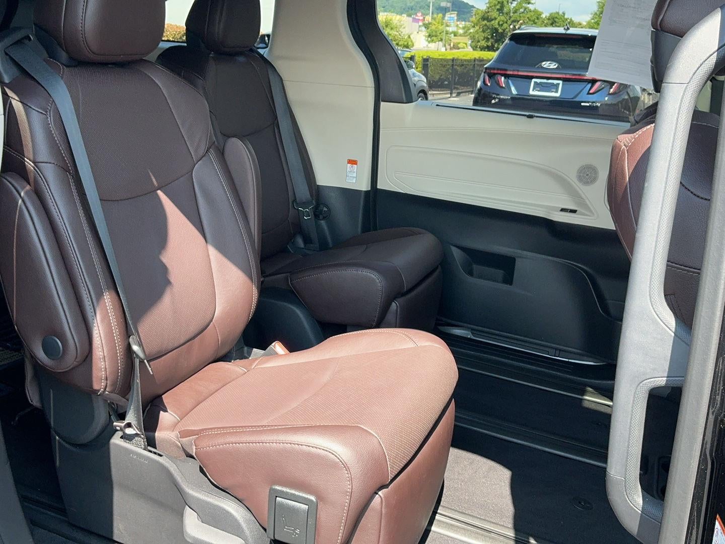 2023 Toyota Sienna Platinum 7-Passenger