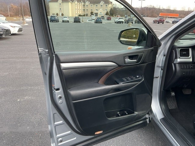 2016 Toyota Highlander XLE V6