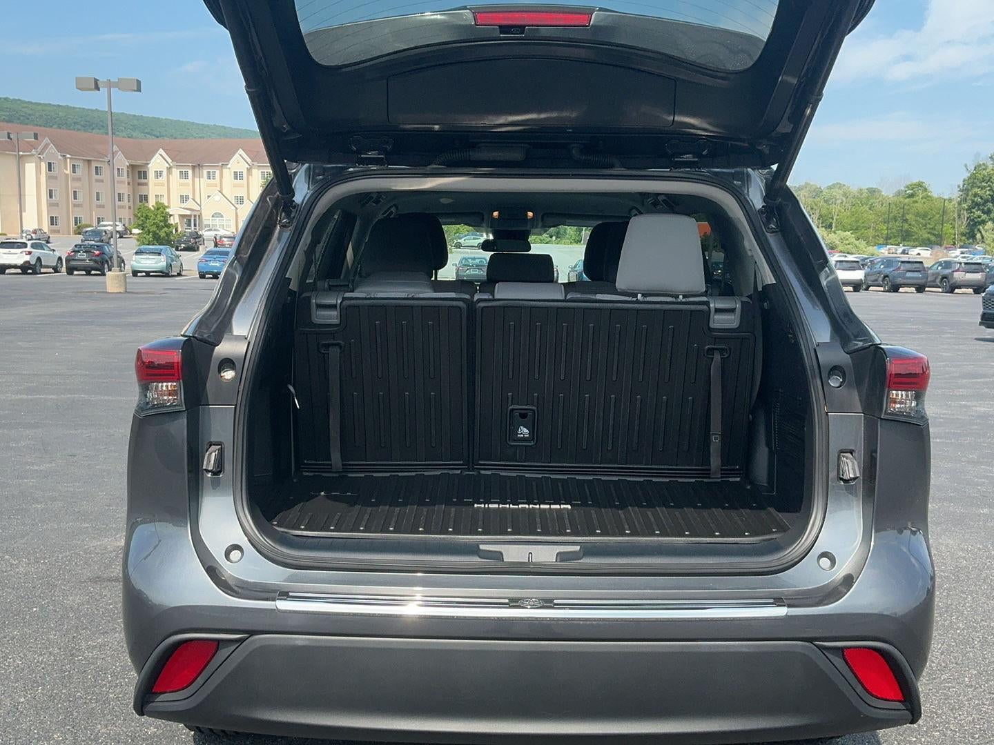 2023 Toyota Highlander LE