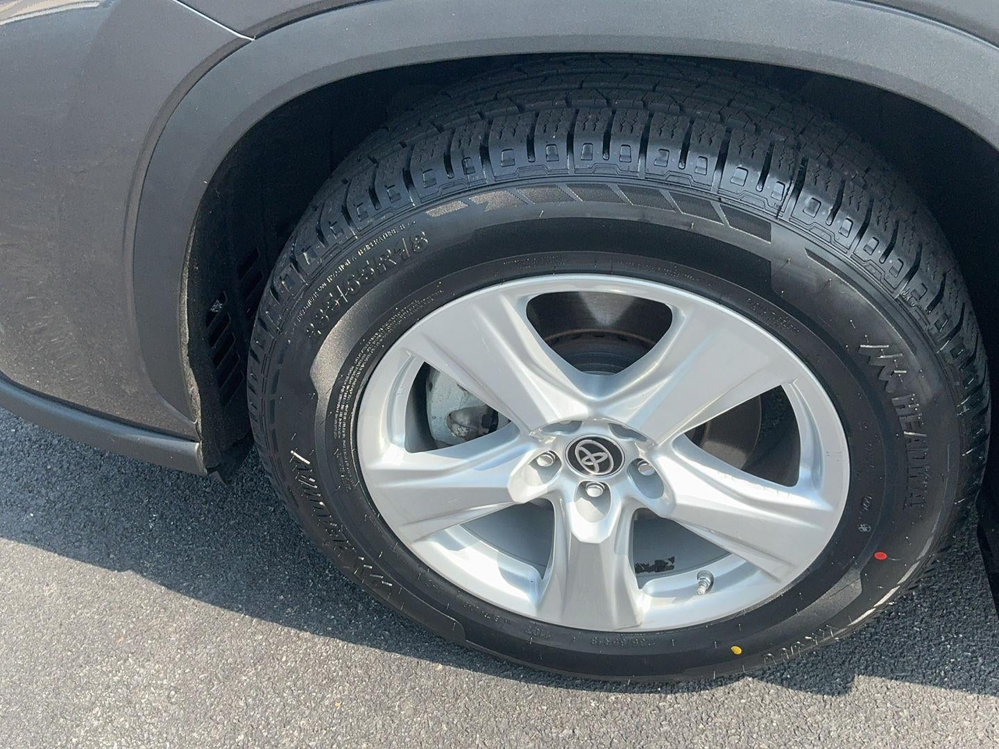2023 Toyota Highlander LE