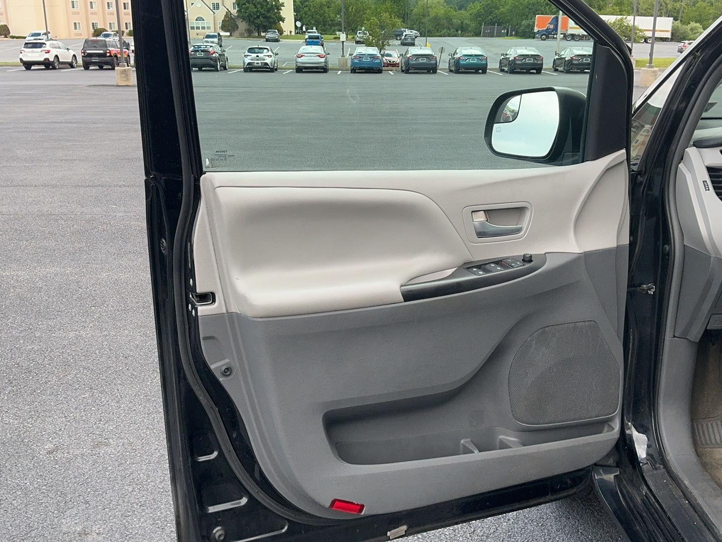 2015 Toyota Sienna LE