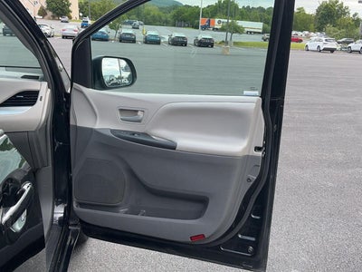 2015 Toyota Sienna LE