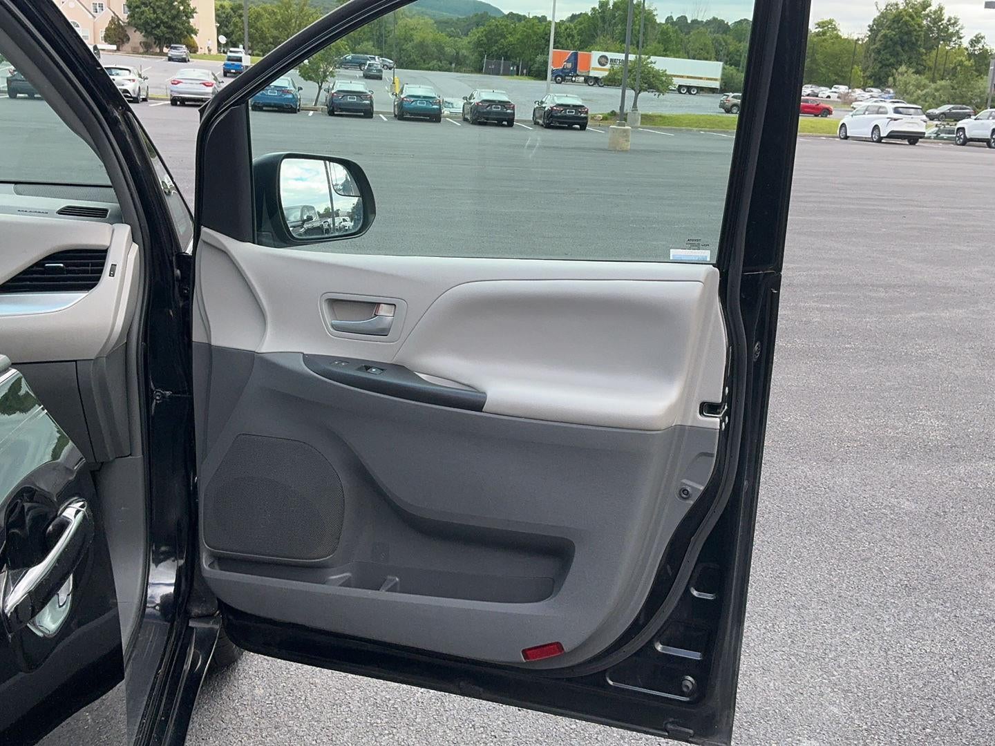2015 Toyota Sienna LE