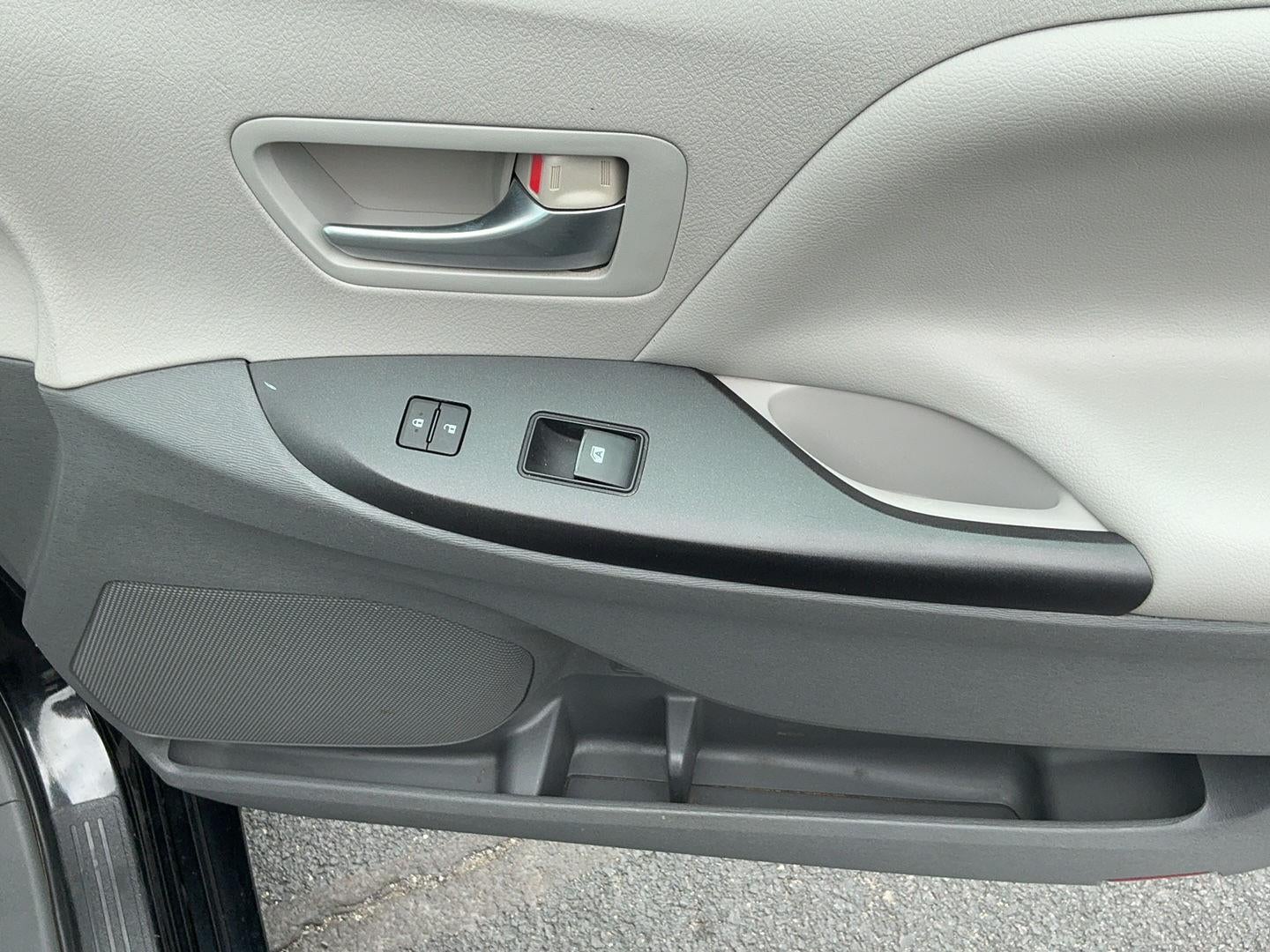 2015 Toyota Sienna LE