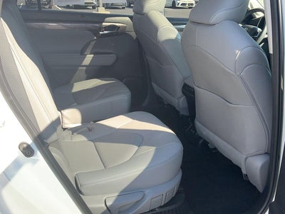 2023 Toyota Highlander Hybrid Limited
