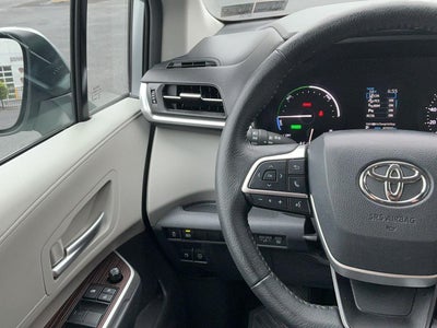 2022 Toyota Sienna XLE