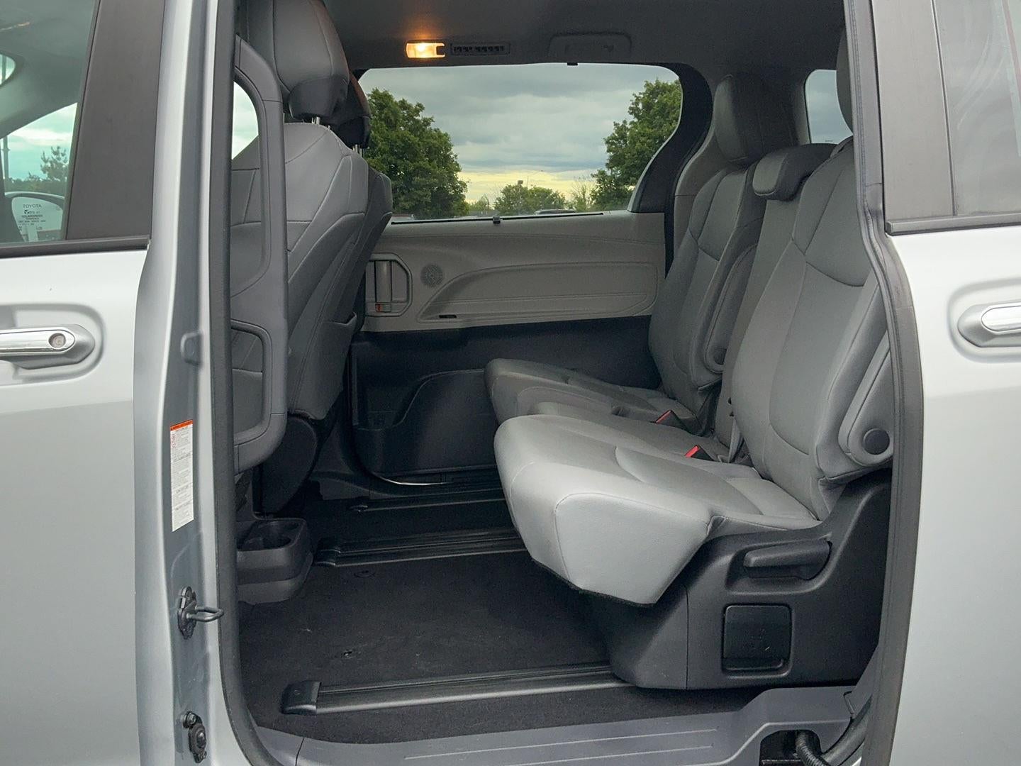 2022 Toyota Sienna XLE