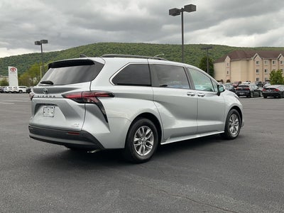2022 Toyota Sienna XLE