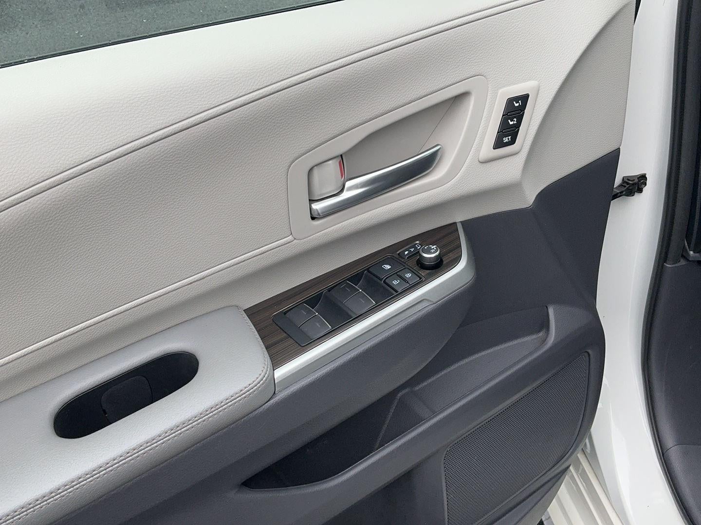 2021 Toyota Sienna Limited 7-Passenger