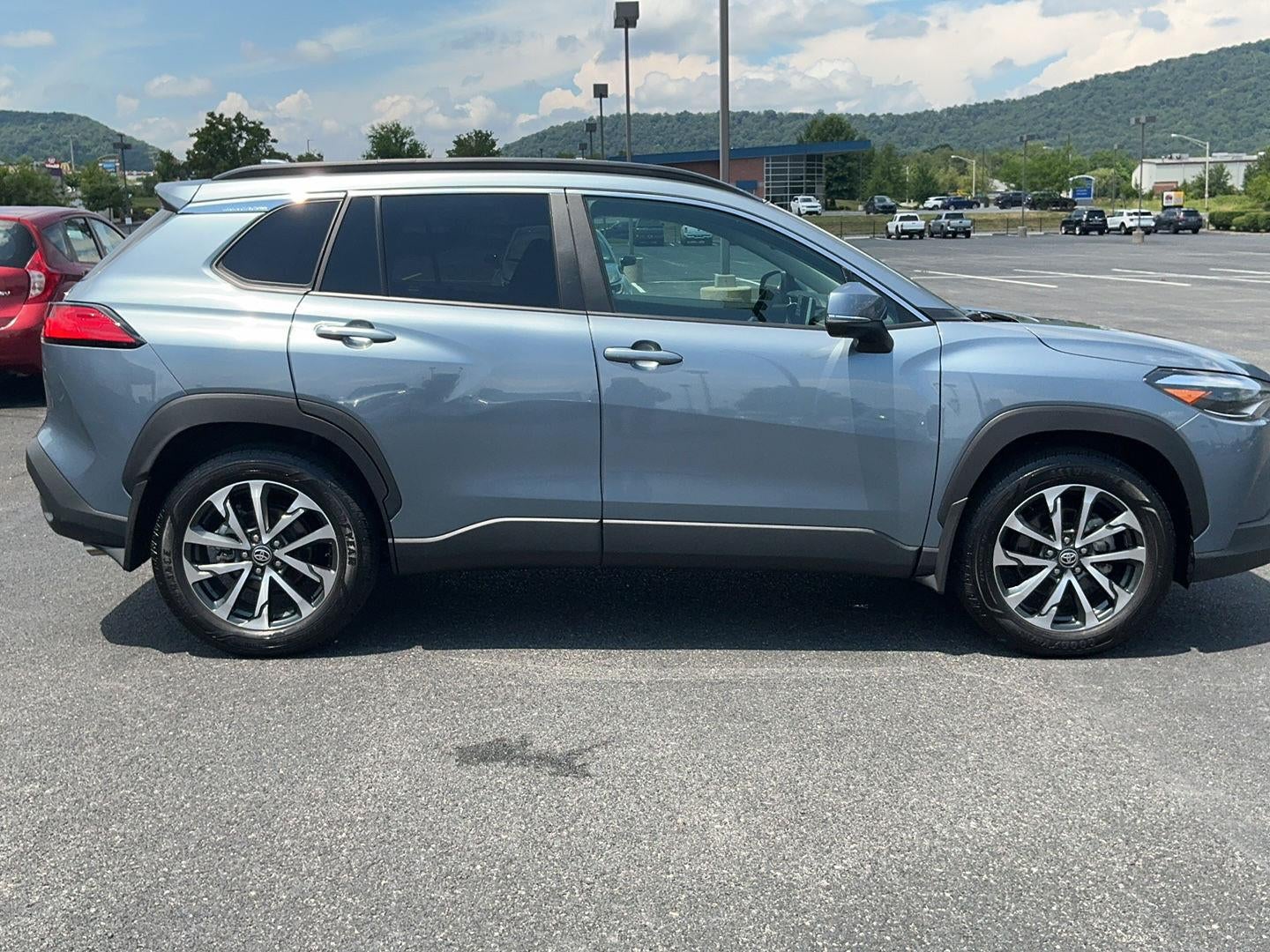 2024 Toyota Corolla Cross XLE