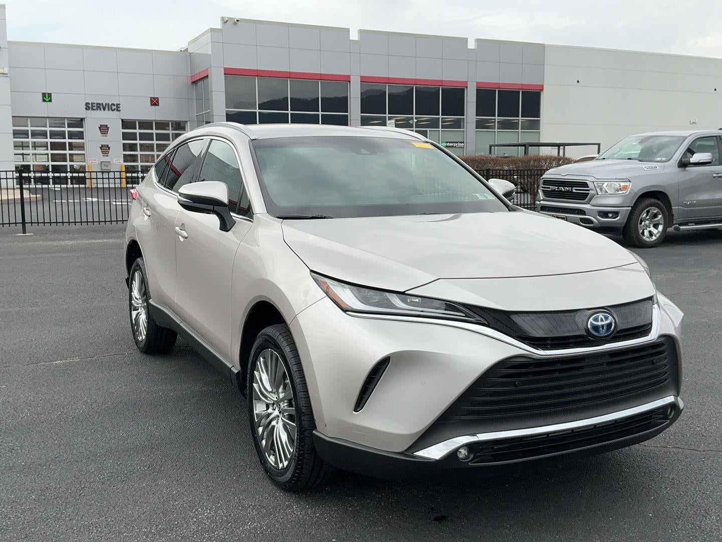 2023 Toyota Venza XLE