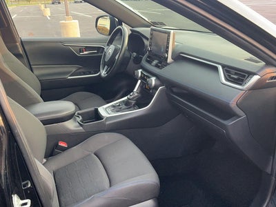 2022 Toyota RAV4 Hybrid SE
